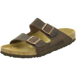 Klapki Birkenstock Arizona. Brązowe klapki damskie Birkenstock, bez wzorów, z materiału, bez obcasa. Za 429.00 zł.