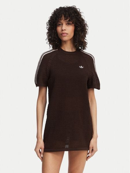 Adidas Sukienka dzianinowa Knitted Crochet KE0203 Brązowy Loose Fit. Brązowe sukienki damskie Adidas, s, bez wzorów, z dzianiny, bez kołnierzyka, bez ramiączek. Za 329.99 zł.