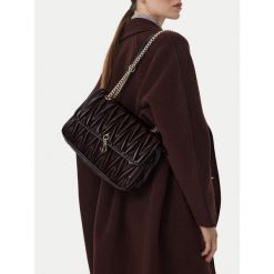 Torebka Eva Minge. Czerwone torebki wieczorowe Eva Minge, bez wzorów, wizytowe, bez kołnierzyka, bez ramiączek. Za 279.99 zł.