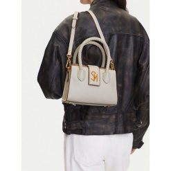 Torebka Steve Madden. Białe torebki klasyczne damskie Steve Madden, bez wzorów, bez dodatków. Za 323.99 zł.