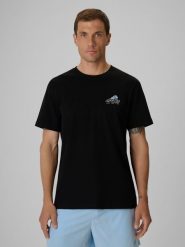 4F T-shirt regular z nadrukiem męski - czarny XXL. Czarne t-shirty męskie 4f, m, bez wzorów, z bawełny, bez kołnierzyka. W wyprzedaży za 49.99 zł.
