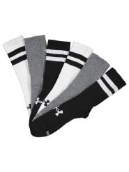 Under Armour Skarpety sportowe (6 par) "Essential Crew" w kolorze czarno-szaro-białym rozmiar: S. Białe skarpetki męskie Under Armour, bez wzorów, z materiału. Za 73.93 zł.