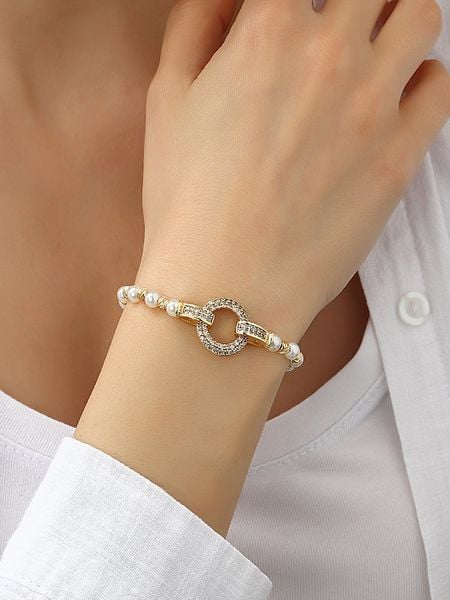 Atelier MIU Pozłacana bransoletka z elementem ozdobnym rozmiar: onesize. Białe bransoletki damskie atelier MIU, pozłacane. Za 104.64 zł.