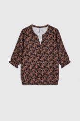 Sweter z krótkimi rękawami brązowy. Brązowe swetry klasyczne damskie MOODO, z elastanu, bez kołnierzyka. Za 79.99 zł.