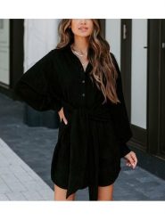 Milan Kiss Sukienka w kolorze czarnym rozmiar: M. Czarne sukienki damskie Milan Kiss, na co dzień, m, bez wzorów, z wiskozy, bez kołnierzyka, bez ramiączek, mini, proste. Za 176.50 zł.