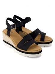 TOMS Sandały w kolorze czarnym na koturnie rozmiar: 41. Czarne sandały damskie Toms, bez wzorów, z materiału, bez obcasa, na koturnie. Za 219.95 zł.