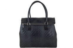 Elegancka torebka do pracy - Czarna. Czarne torebki klasyczne damskie Barberinis, bez wzorów, ze skóry, małe, z tłoczeniem, bez dodatków. Za 336.99 zł.