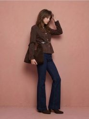 Żakiet slim fit z ozdobnymi guzikami i paskiem - brązowy. Brązowe marynarki i żakiety damskie Sinsay, l, bez wzorów. Za 79.99 zł.