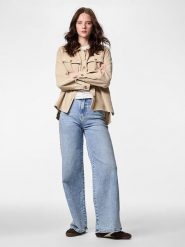 Pieces Koszula sztruksowa "Pceffi" w kolorze beżowym rozmiar: L. Brązowe koszule damskie Pieces, l, bez wzorów, ze sztruksu, bez kołnierzyka, bez ramiączek. Za 105.63 zł.