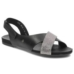 Czarne Sandały Armodo Stylowe Obuwie Damskie. Czarne sandały damskie Armodo, bez wzorów, bez obcasa. Za 249.00 zł.