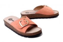Dr. Brinkmann 700936-62 Pomarańczowy, klapki damskie. Brązowe klapki damskie Dr. Brinkmann, bez wzorów, ze skóry, bez obcasa. Za 249.90 zł.
