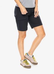 Spodenki damskie Houdini Go Shorts. Czarne szorty damskie Houdini, bez wzorów, z materiału. Za 578.40 zł.