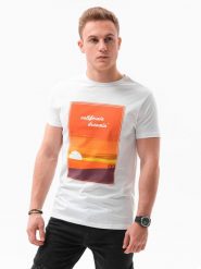 T-shirt męski z nadrukiem - biały V-1A. Białe t-shirty męskie Ombre Clothing, m, bez wzorów, z bawełny, bez kołnierzyka. W wyprzedaży za 29.99 zł.