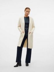 Vero Moda Kardigan "Saba" w kolorze kremowym rozmiar: M. Brązowe kardigany damskie Vero Moda, m, bez wzorów, ze splotem. Za 83.62 zł.