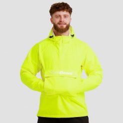 Kurtka męska turystyka przeciwdeszczowa cytrynowa Smock. Żółte kurtki męskie GYMBEAM, m, bez wzorów, z materiału, z kapturem. Za 169.90 zł.