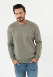 Gładka bluza B-MONTE. Zielone bluzy bez kaptura męskie Volcano, m, z dzianiny. Za 149.99 zł.