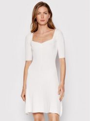 Guess Sukienka codzienna W2YK53 Z30K0 Biały Flare Fit. Białe sukienki damskie Guess, na co dzień, xs, z aplikacjami, z wiskozy, bez kołnierzyka, bez ramiączek, proste. Za 409.99 zł.