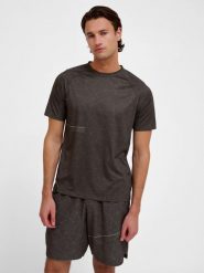Koszulka damska Hummel AOP Light Weight. Brązowe t-shirty damskie HUMMEL, l, bez wzorów, z materiału, bez kołnierzyka. Za 151.00 zł.