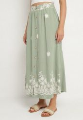 Zielona Wiskozowa Spódnica z Lnem o Rozkloszowanym Kroju z Haftem i Guzikami Novanellae. Zielone spódniczki damskie Born2be, l, z aplikacjami, z wiskozy, boho, maxi, proste. Za 79.99 zł.