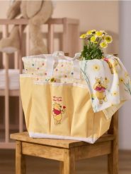 Torba z przegródkami Winnie the Pooh - żółty. Żółte torebki klasyczne damskie Sinsay, bez wzorów, bez dodatków. Za 25.99 zł.