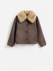 Kurtka handmade z wełną - ciemnobrązowy. Brązowe kurtki damskie Reserved, l, bez wzorów, z tkaniny, bez kaptura. Za 459.99 zł.