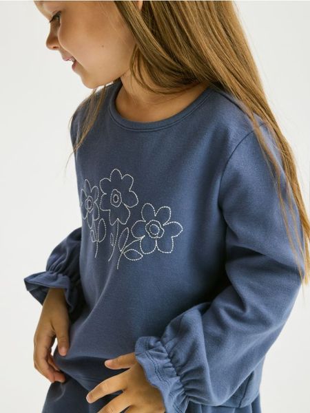 Koszulka z haftem - granatowy. Niebieskie koszulki dziewczęce Reserved, m, bez wzorów, z bawełny, bez ramiączek. Za 35.99 zł.