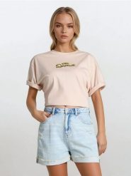 Szorty jeansowe mom fit - niebieski. Niebieskie szorty damskie Sinsay, bez wzorów, z jeansu. Za 49.99 zł.