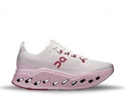 Buty do biegania damskie On Cloudsurfer Max ivory/peony. Czerwone obuwie do biegania damskie On. Za 955.60 zł.