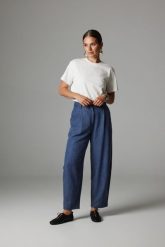 SPODNIE BARREL PABLO DENIM L - Flawless. Niebieskie spodnie materiałowe damskie Flawless, bez wzorów, z denimu, biznesowe, z podwyższonym stanem. Za 589.00 zł.