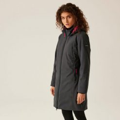 Kurtka turystyczna damska Yewbank IV wodoodporna ocieplana. Szare kurtki damskie Regatta, na zimę, bez wzorów, bez kaptura. W wyprzedaży za 511.15 zł.