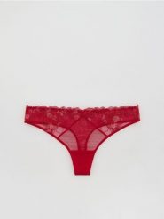 Majtki stringi z haftem - czerwony. Czerwone stringi damskie Reserved, l, bez wzorów. Za 49.99 zł.