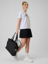 4F Spodenki dresowe damskie - czarne L. Czarne szorty damskie 4f, bez wzorów, z bawełny, z podwyższonym stanem. Za 99.99 zł.