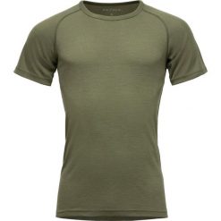 Koszulka termoaktywna Devold Lauparen Merino 190 Base Tee. Zielone t-shirty sportowe męskie Devold, l, z dzianiny, bez ramiączek, trekkingowe. Za 269.49 zł.