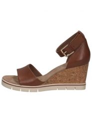 Caprice Skórzane sandały w kolorze jasnobrązowym na koturnie rozmiar: 39. Brązowe sandały damskie Caprice, bez wzorów, bez obcasa, na koturnie. Za 73.76 zł.