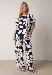 Niebieski Komplet z Wiskozy Bluzka z Falbankami i Szerokie Spodnie w Liście Thalla. Niebieskie spodnie materiałowe damskie Born2be, bez wzorów, z materiału, eleganckie. Za 89.99 zł.