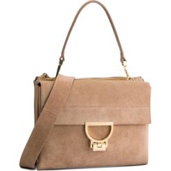 Torebka COCCINELLE - DD6 Arlettis Suede E1 DD6 12 06 01 Desert N02. Brązowe torebki klasyczne damskie Coccinelle, bez wzorów, ze skóry, bez dodatków. W wyprzedaży za 879.00 zł.