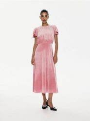 Welurowa sukienka midi - brudny róż. Czerwone sukienki damskie Reserved, l, bez wzorów, z dzianiny, bez kołnierzyka, bez ramiączek, midi, rozkloszowane. Za 279.99 zł.