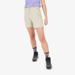 Spodenki turystyczne damskie Quechua MH500. Brązowe szorty damskie QUECHUA, bez wzorów, z elastanu, sportowe. Za 99.99 zł.