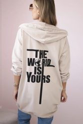Bluza z nadrukiem "The world is yours" jasny beżowy. Brązowe bluzy z kapturem damskie KESI, l, z bawełny. Za 238.37 zł.