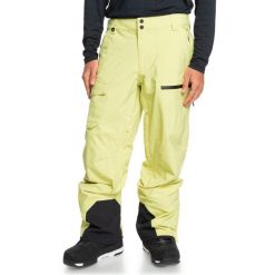 Spodnie snowboardowe męskie Quiksilver Utility. Żółte spodnie materiałowe męskie Quiksilver, bez wzorów, sportowe. Za 979.00 zł.