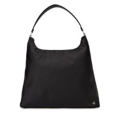 Torebka Calvin Klein. Czarne torebki klasyczne damskie CALVIN KLEIN, bez wzorów, bez dodatków. Za 429.99 zł.
