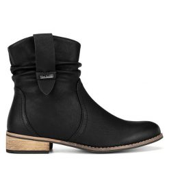 Botki Clara Barson. Czarne botki damskie Clara Barson, bez obcasa, na płaskiej podeszwie, bez zapięcia. Za 149.99 zł.