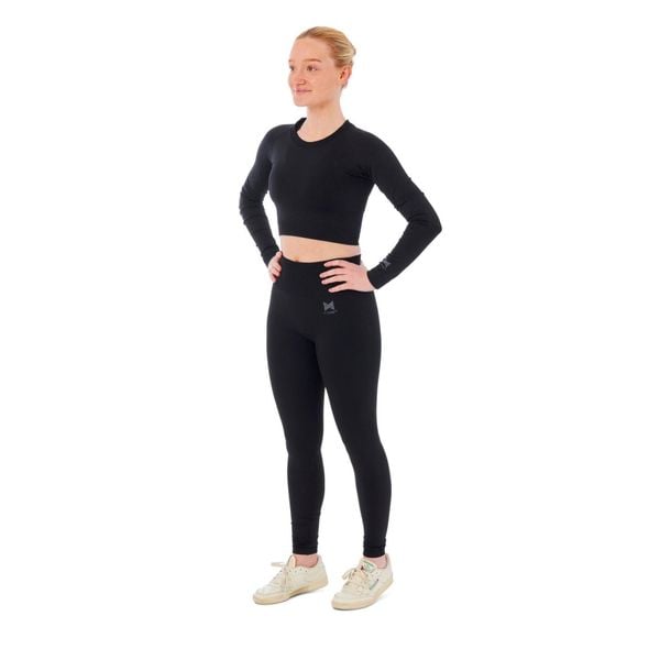 Damski zestaw sportowy Xtreme - legginsy sportowe + sportowy Croptop - Czarny. Czarne legginsy damskie XTREME SOCKSWEAR, m, bez wzorów, z materiału. Za 199.42 zł.