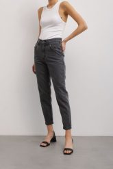 Spodnie jeansowe typu mom fit w kolorze GREY JEANS - JUST-XS. Szare jeansy damskie Marsala, z podwyższonym stanem. W wyprzedaży za 139.96 zł.