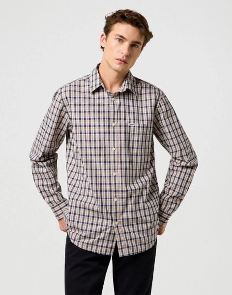 MESKA KOSZULA WRANGLER 1 PKT SHIRT BEIGE 112371553. Brązowe koszule męskie Wrangler, xl, bez wzorów, bez kołnierzyka, bez ramiączek. Za 169.99 zł.