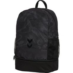 Plecak Hummel Blaze. Czarne plecaki damskie HUMMEL, bez wzorów, z materiału. Za 181.50 zł.