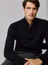 Sweter z wełną - czarny. Czarne swetry męskie Reserved, l, bez wzorów, z dzianiny, bez kołnierzyka. Za 259.99 zł.