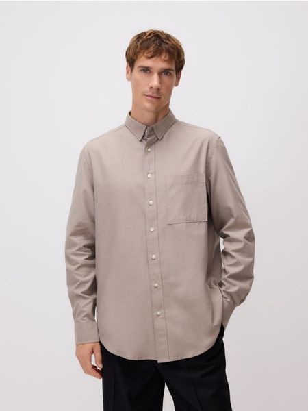 Koszula regular fit z lyocellem - beżowy. Brązowe koszule męskie Reserved, l, bez wzorów, z bawełny, bez kołnierzyka, bez ramiączek. W wyprzedaży za 89.99 zł.