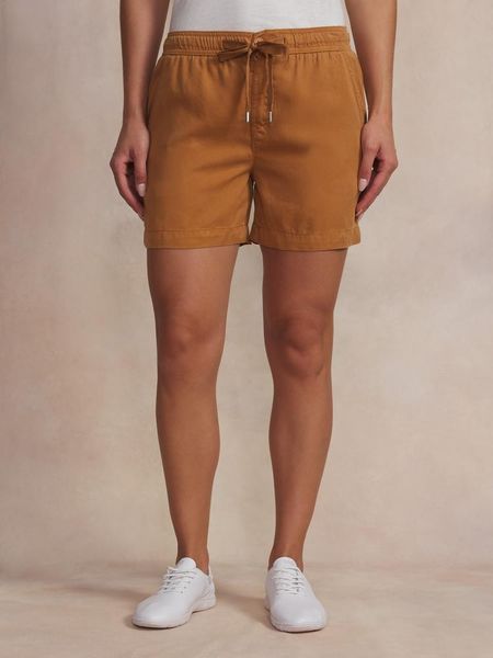 Damskie szorty bermudzkie TBS Myrnober. Brązowe szorty damskie Tbs, bez wzorów, z lyocellu, eleganckie. Za 253.00 zł.