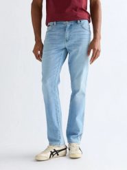 MESKIE SPODNIE WRANGLER TEXAS SLIM FIRELIGHT 112377809. Spodnie materiałowe męskie Wrangler, bez wzorów, z jeansu. Za 189.99 zł.